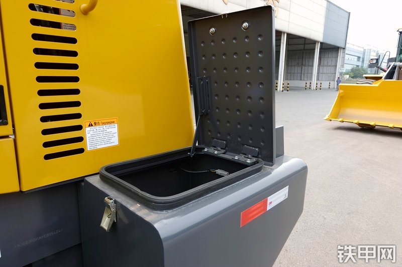 徐工ZL30GV装载机局部