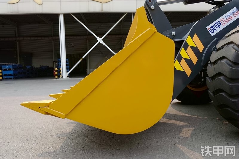 徐工ZL30GV装载机局部