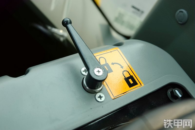 徐工ZL30GV装载机局部