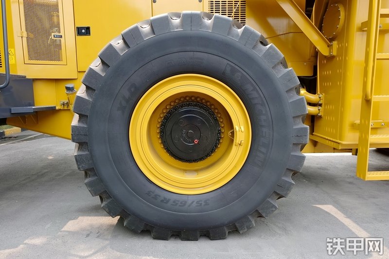 徐工LW1200K装载机局部