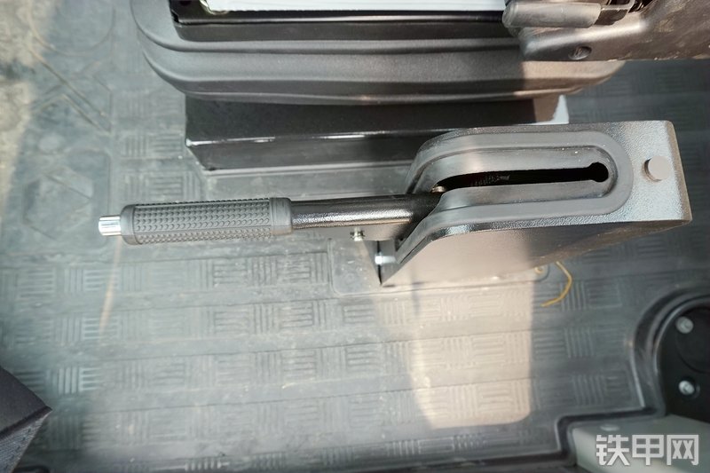 徐工LW300KV装载机局部