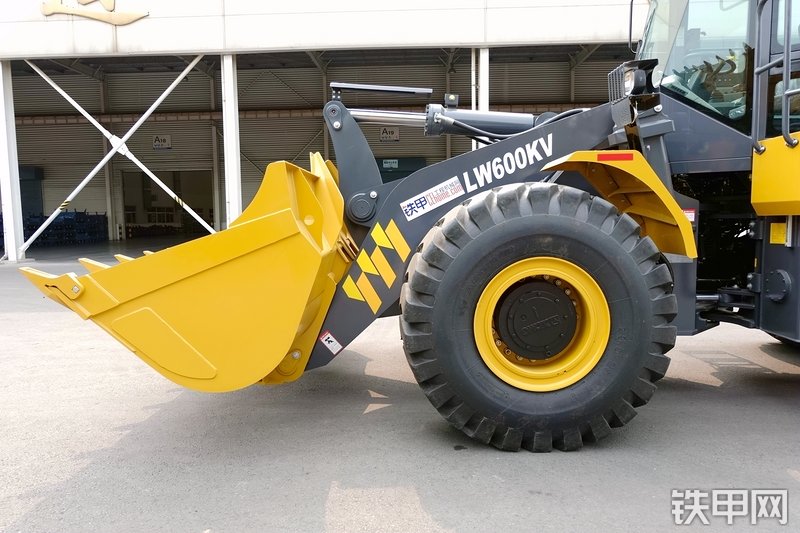 徐工LW600KV装载机局部
