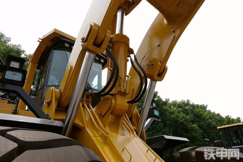 徐工LW1200K装载机局部