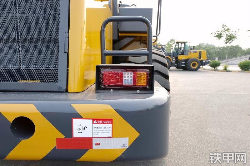 徐工LW500D装载机局部