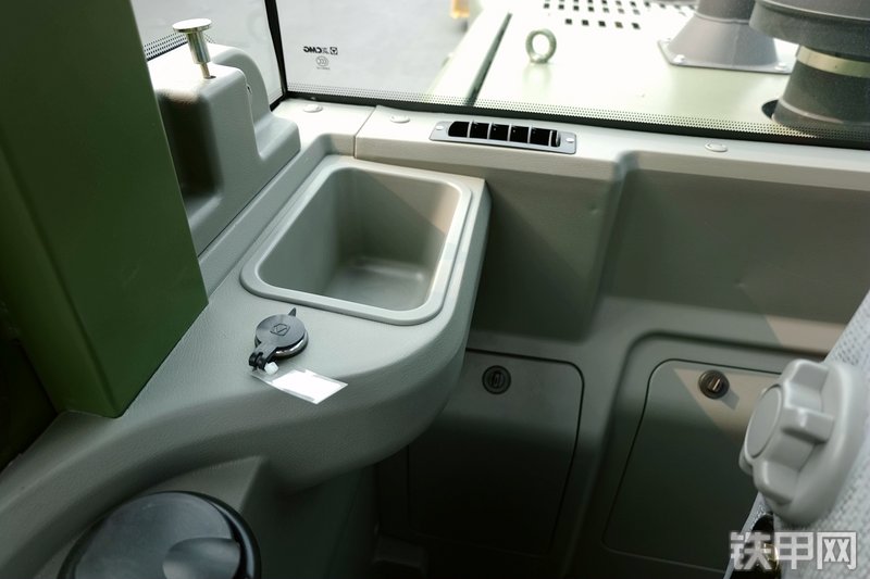 徐工LW500FV装载机局部