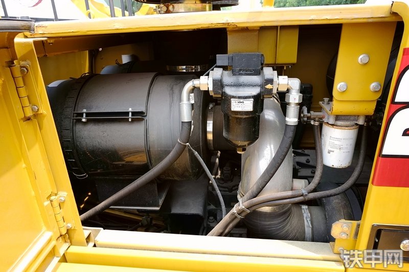 徐工LW1200K装载机局部