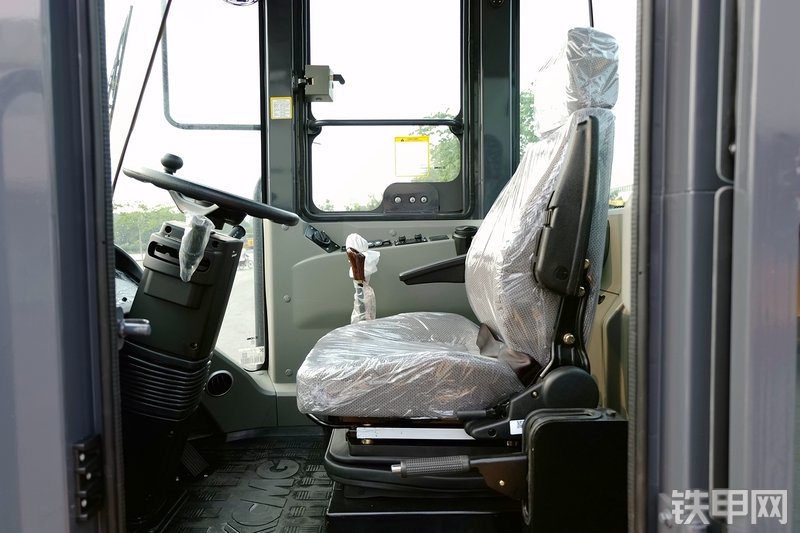 徐工LW500D装载机局部