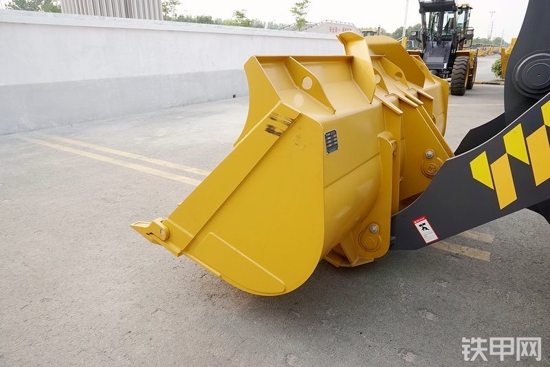 徐工ZL50GV装载机局部