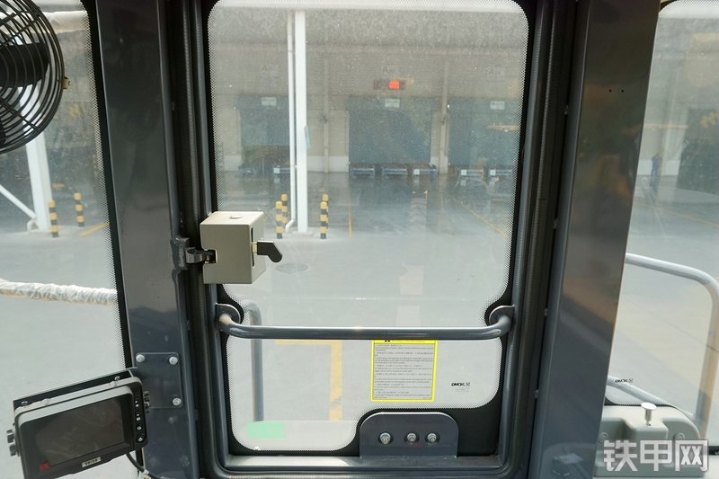 徐工LW700KN装载机局部