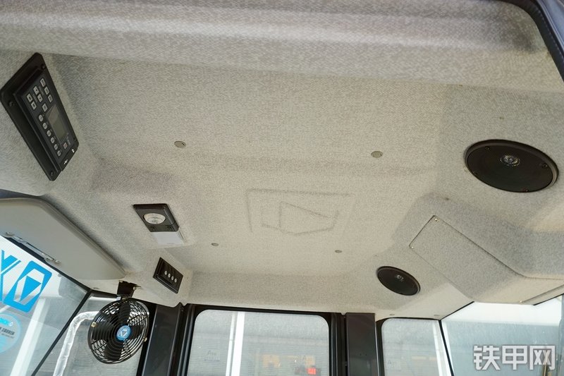 徐工LW700KN装载机局部