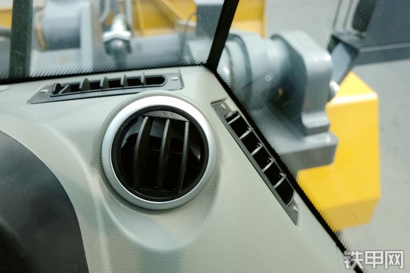 徐工LW600KV装载机局部