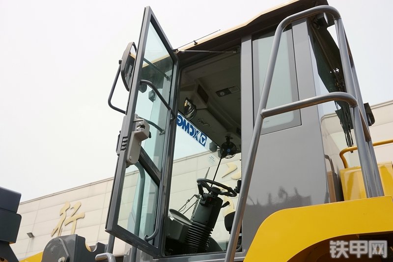 徐工LW1100KV装载机局部