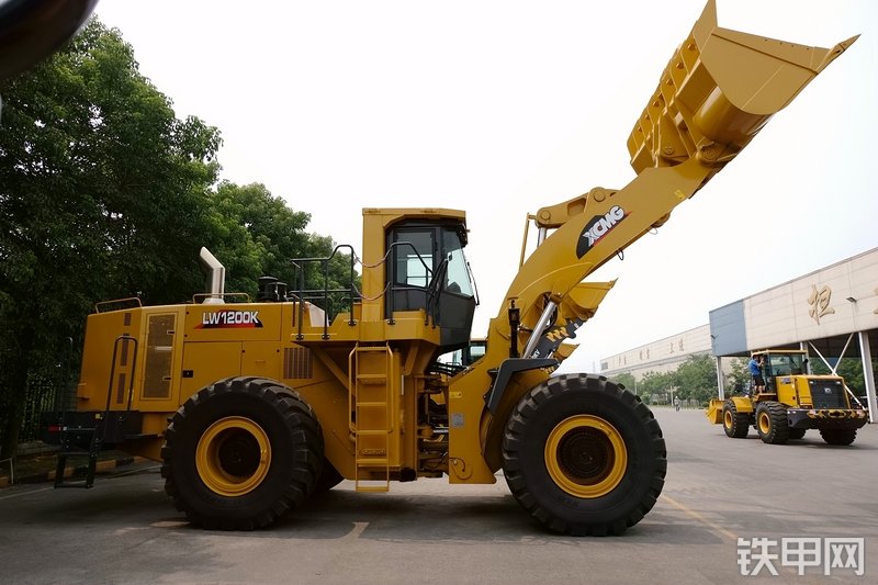 徐工LW1200K装载机整机外观