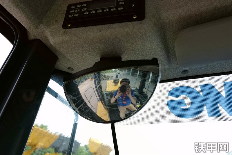 徐工LW600KV装载机局部