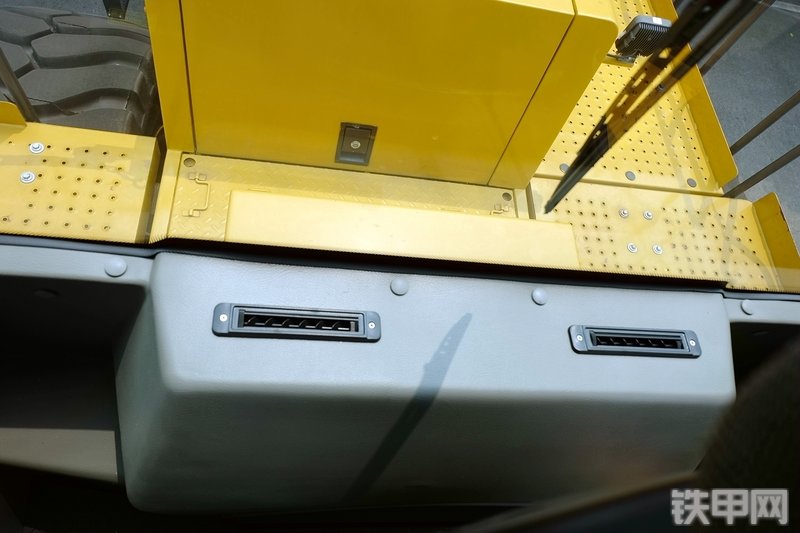 徐工LW1200K装载机局部