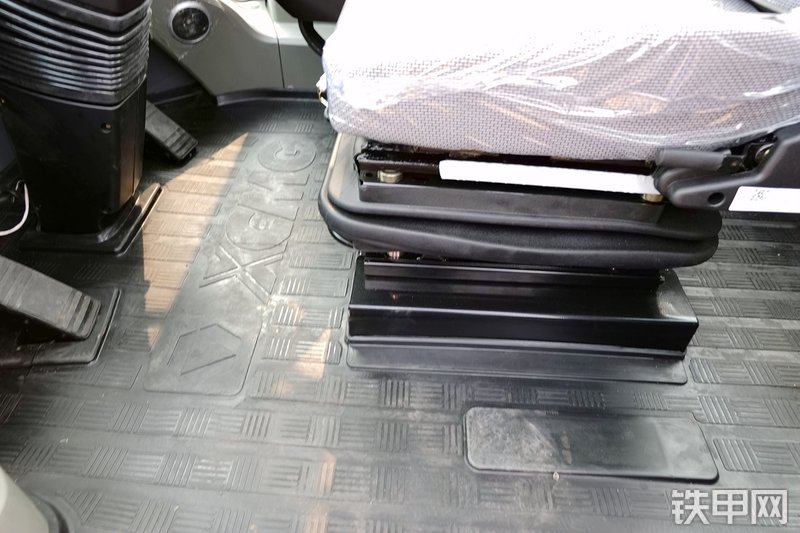 徐工ZL30GV装载机局部