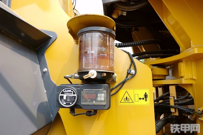 徐工LW1200K装载机局部