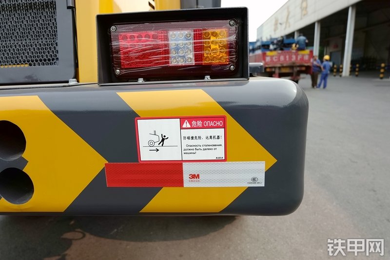 徐工ZL30GV装载机局部