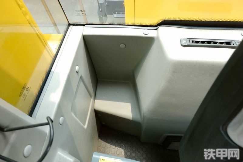 徐工LW1200K装载机局部