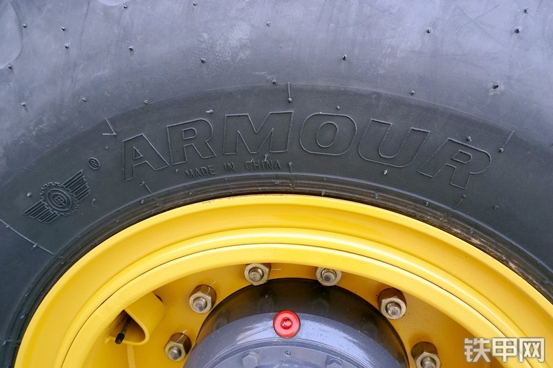 徐工LW300KV装载机局部