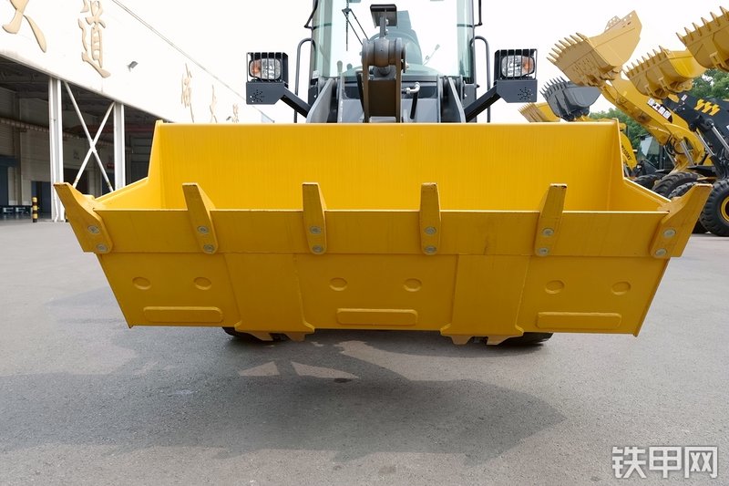 徐工LW200KV装载机局部