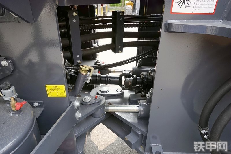 徐工LW500HV装载机局部