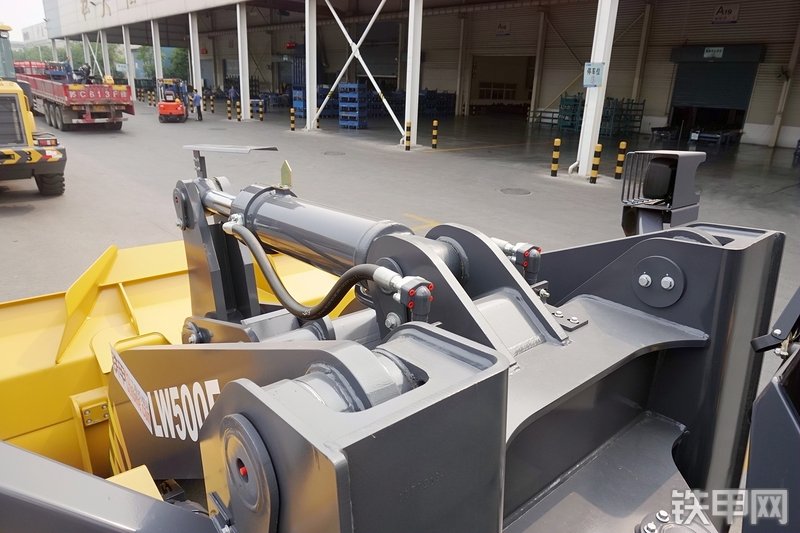 徐工LW500F装载机局部