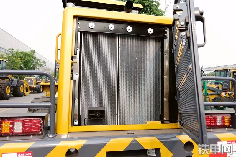 徐工LW300FV装载机局部