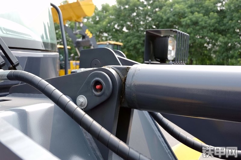 徐工LW200KV装载机局部