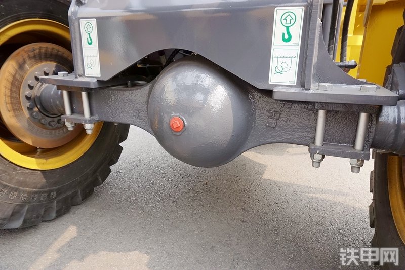 徐工LW180KV装载机局部