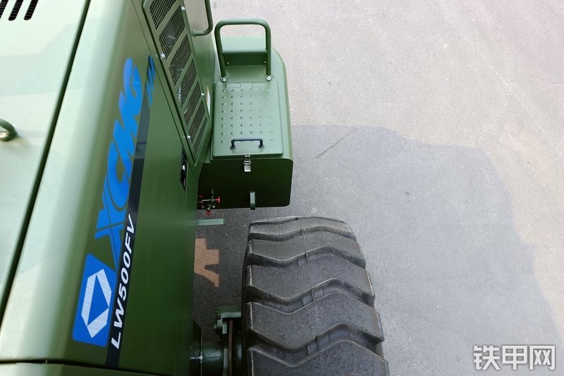 徐工LW500FV装载机局部