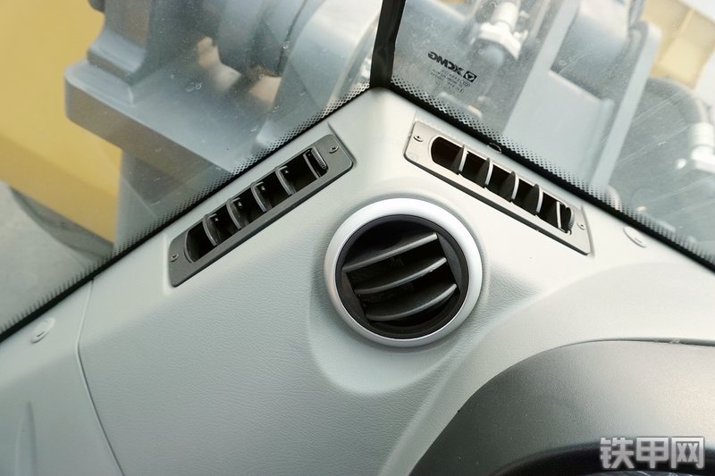 徐工ZL50GV装载机局部