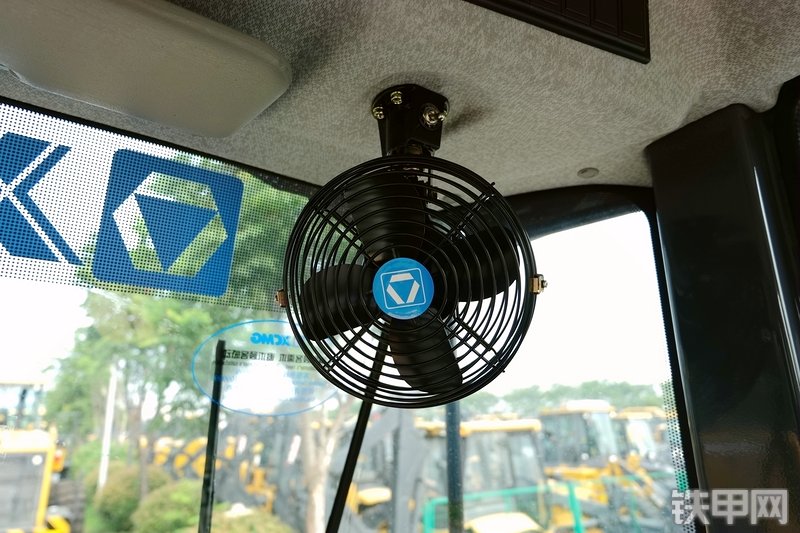 徐工LW300FV装载机局部