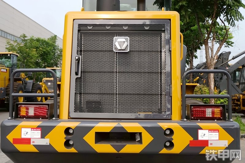 徐工LW300FV装载机局部