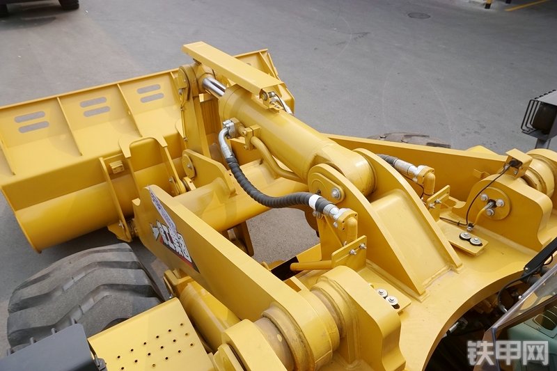 徐工LW700KN装载机局部