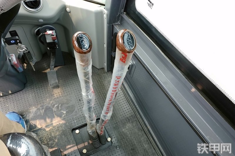 徐工LW200KV装载机局部