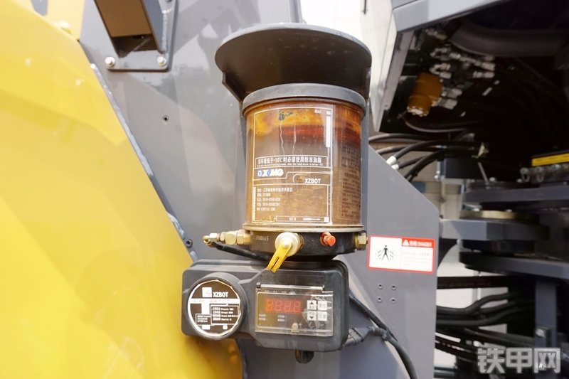 徐工LW1100KV装载机局部