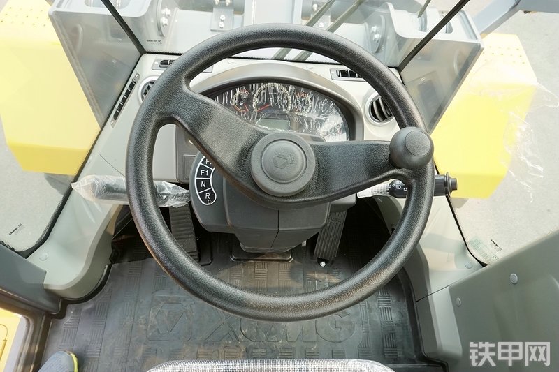 徐工LW500F装载机局部