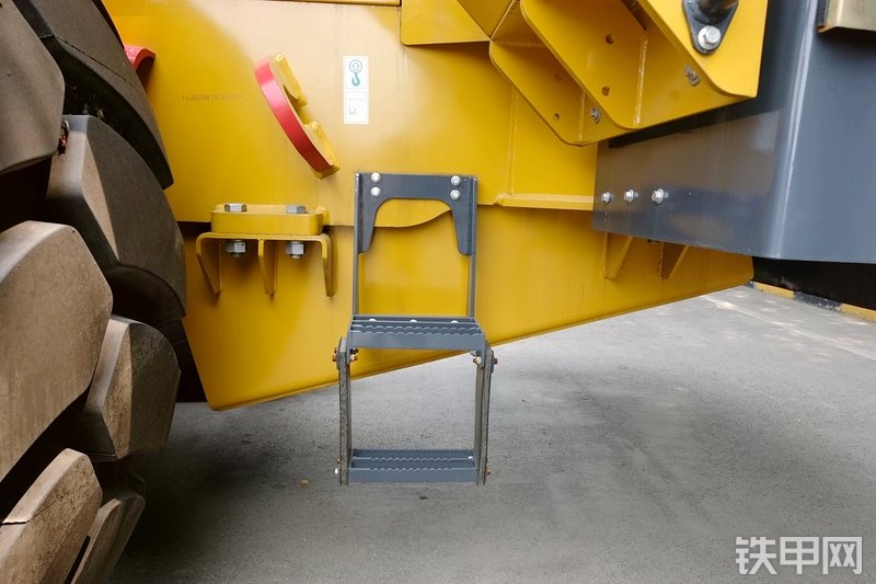 徐工LW1200K装载机局部