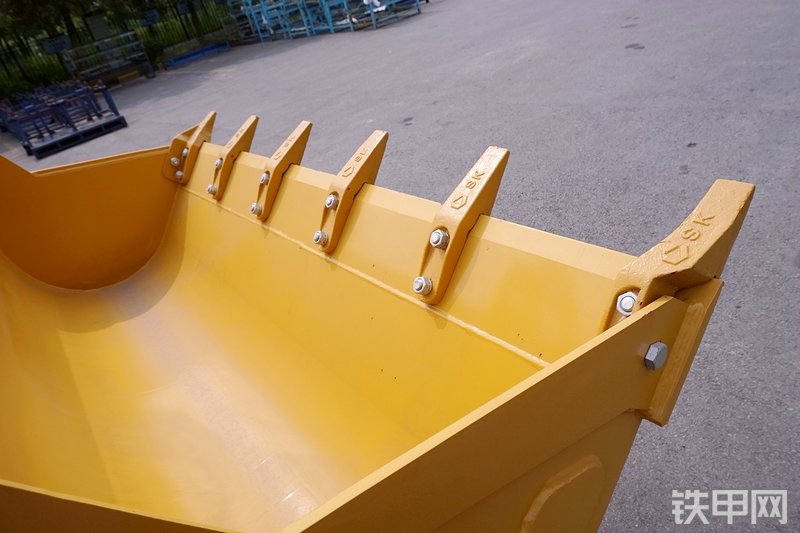 徐工LW180KV装载机局部