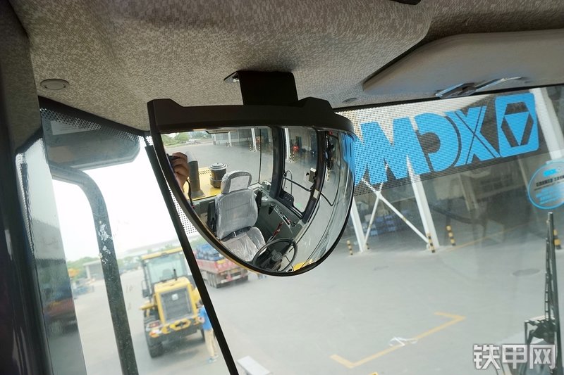 徐工LW500F装载机局部