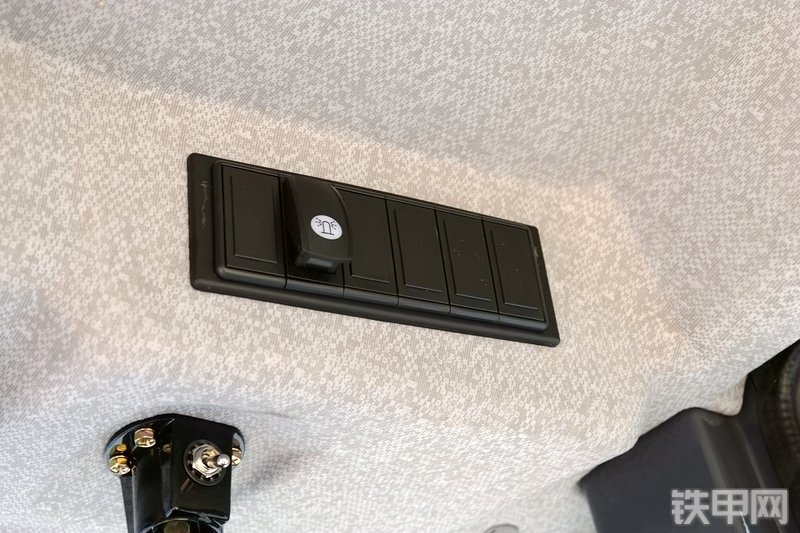 徐工ZL30GV装载机局部