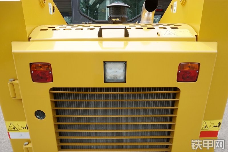 徐工XC760K滑移装载机局部