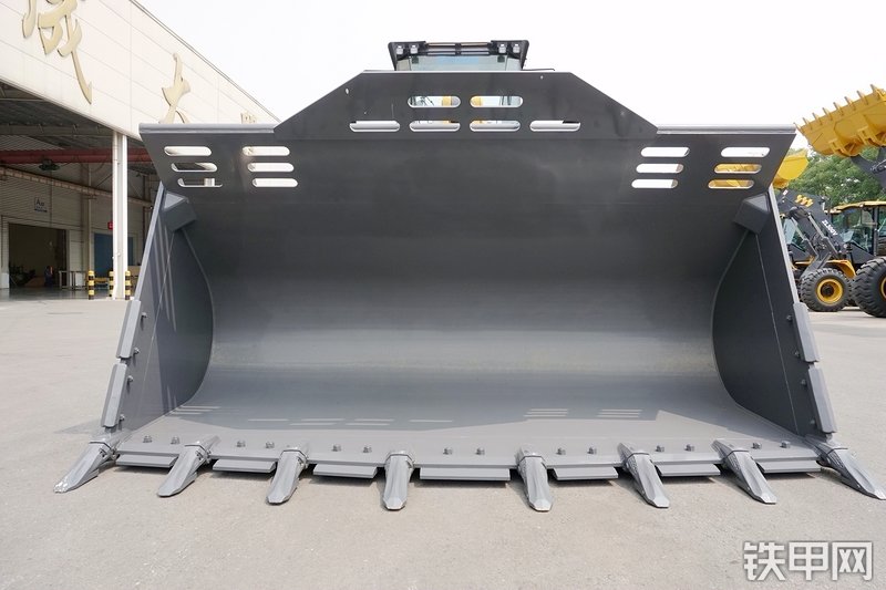 徐工LW1100KV装载机局部