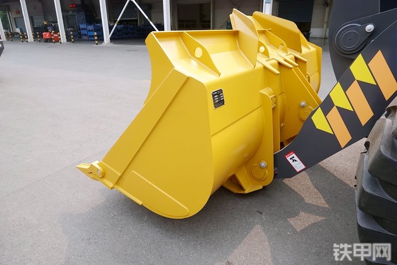 徐工LW500F装载机局部