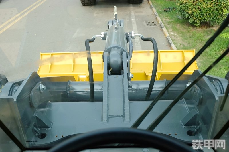 徐工LW300FV装载机局部