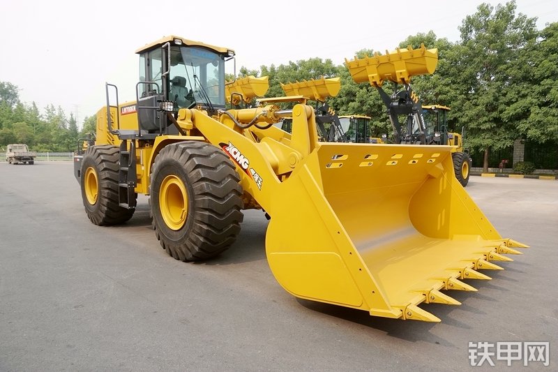 徐工LW700KN装载机整机外观