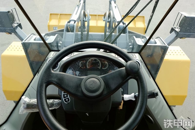 徐工LW500D装载机局部