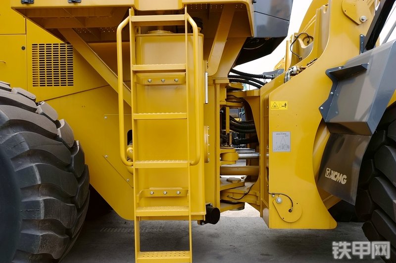 徐工LW1200K装载机局部