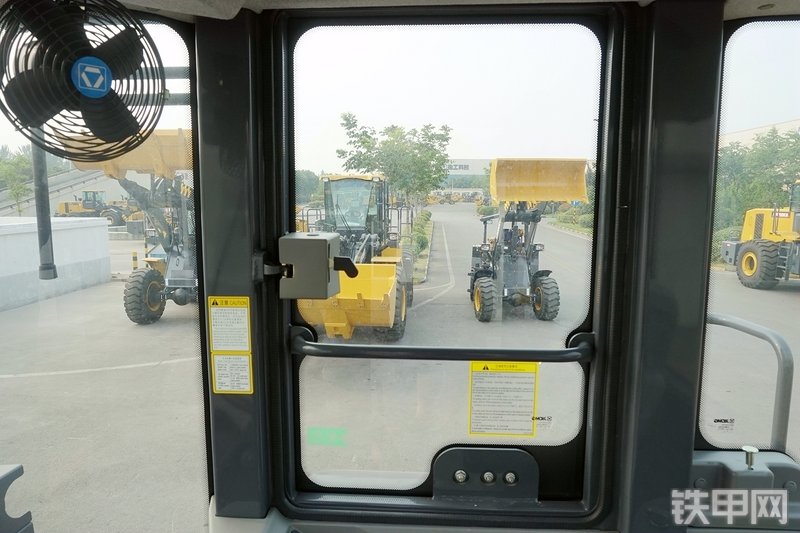 徐工ZL50GV装载机局部